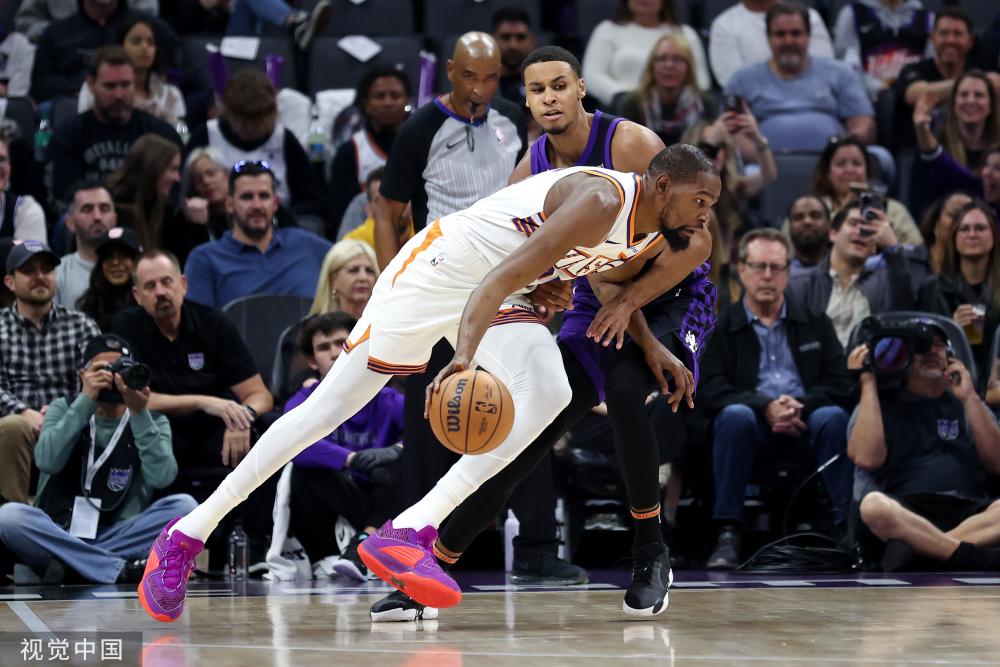 的带领下 的带领下